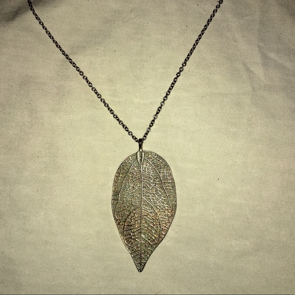 Long, leaf necklace